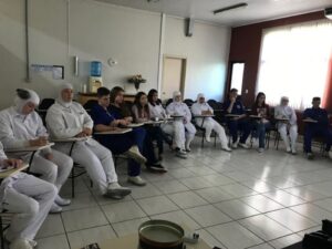Jovens aprendizes das unidades Aurora de Chapecó e Guatambu participam do Cinema da Prevenção