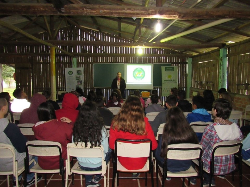 Escolas recebem sensibilização sobre educação ambiental no RS