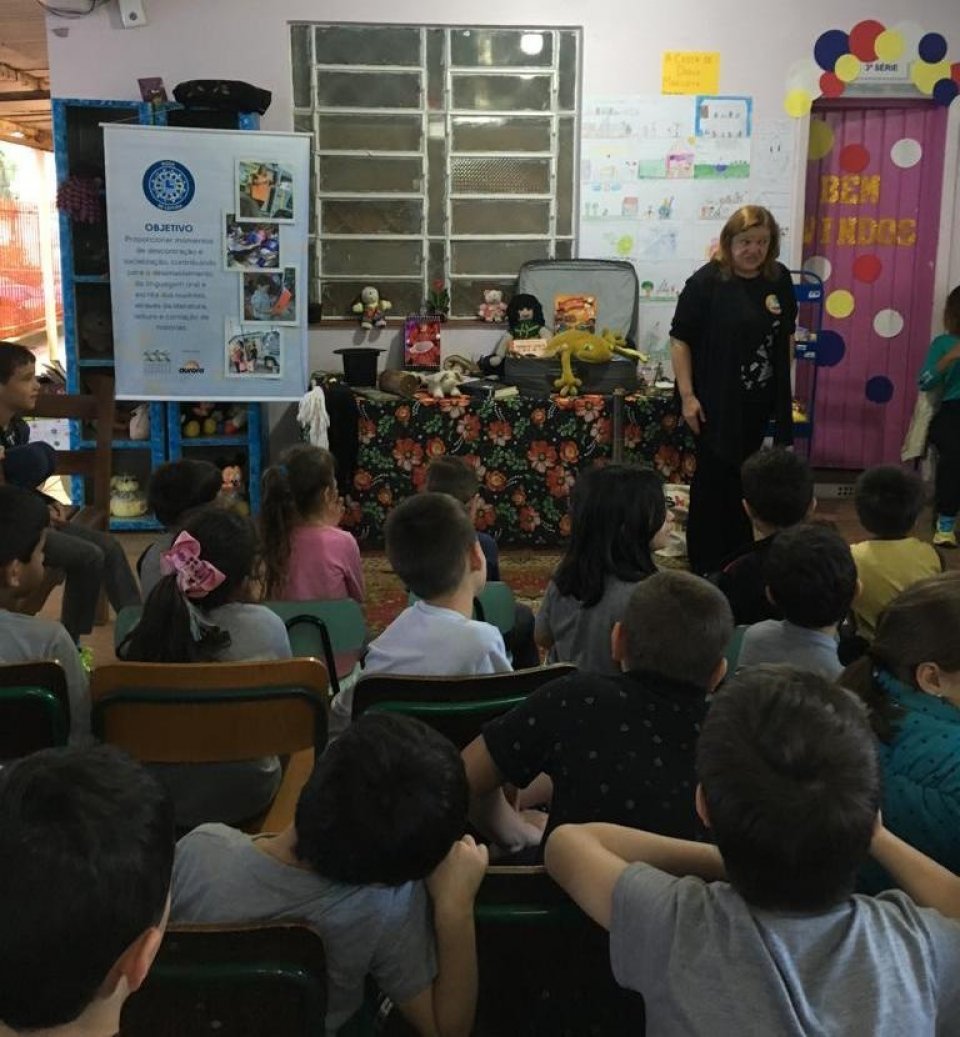 Roda de Leitura participa da Semana Literária e Feira do Livro na EEB Marechal Bormann