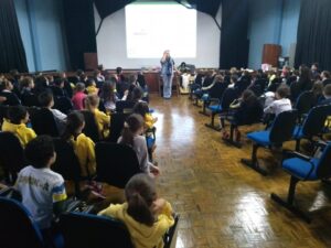 Contação de Histórias realiza ação em escolas de Capinzal/SC