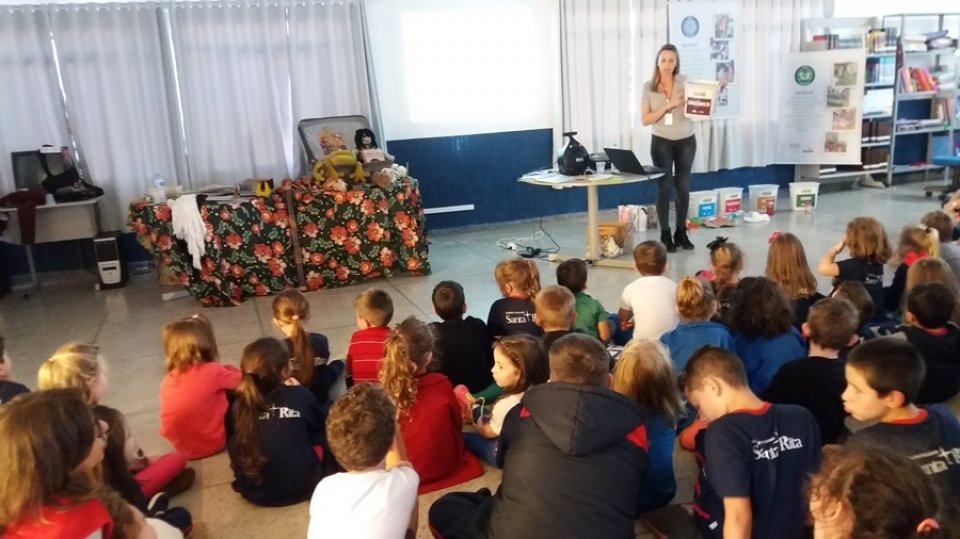 Eco Cooperação realiza sensibilização ambiental no Colégio Santa Rita