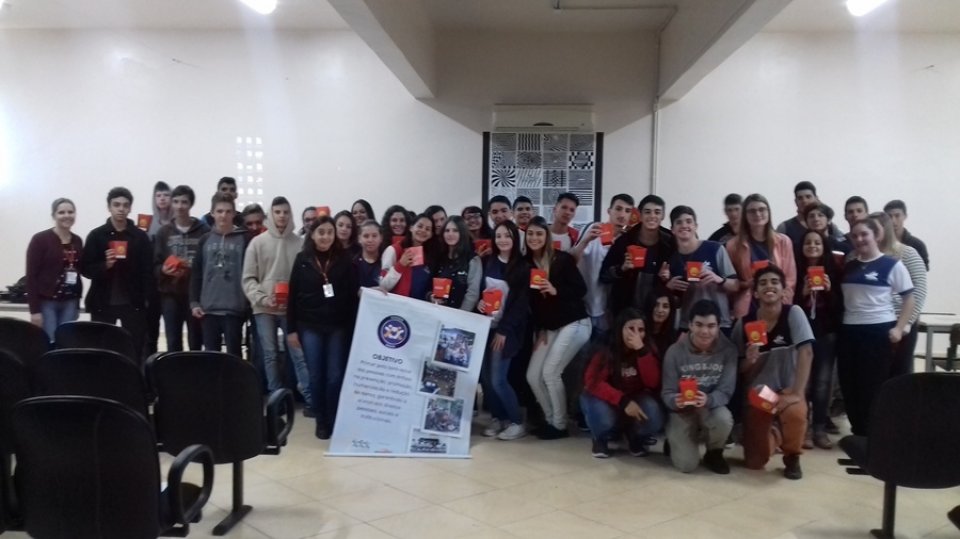 Cinema da Prevenção é realizado por multiplicadores na Escola de Educação Básica São Miguel