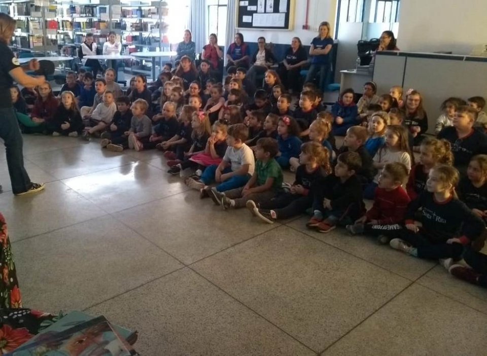 Roda de Leitura realiza ação no Colégio Santa Rita de Chapecó/SC