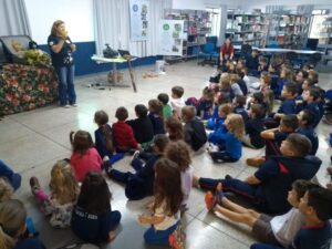 Roda de Leitura realiza ação no Colégio Santa Rita de Chapecó/SC