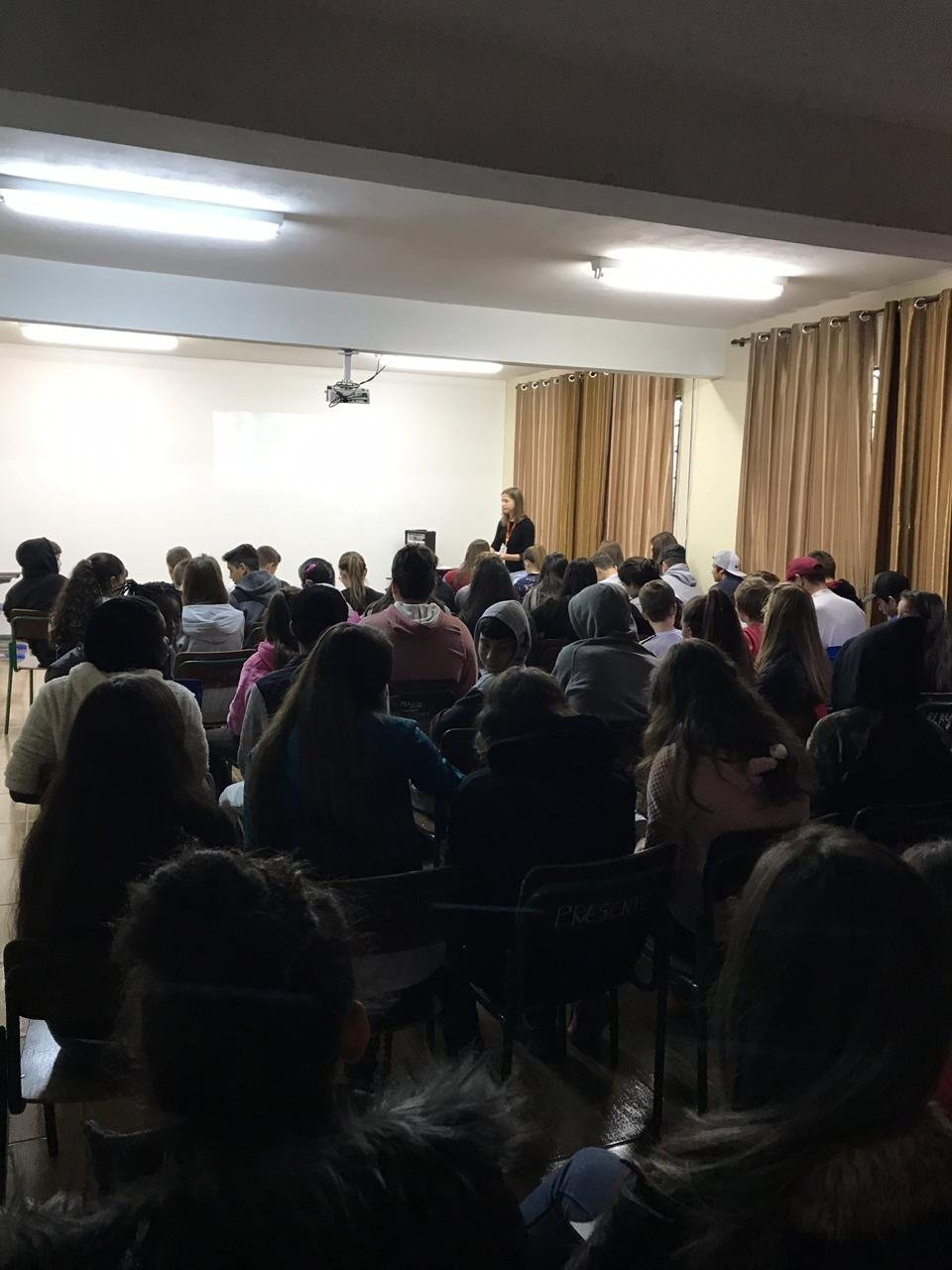 Multiplicadores do programa Vivendo Saúde realizam Cinema da Prevenção em Águas de Chapecó/SC