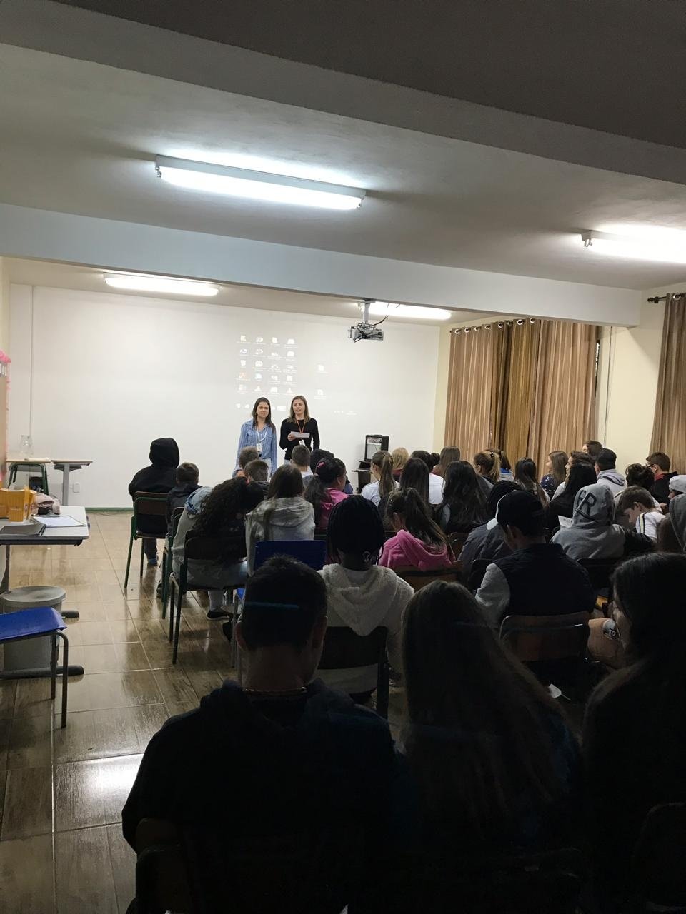 Multiplicadores do programa Vivendo Saúde realizam Cinema da Prevenção em Águas de Chapecó/SC