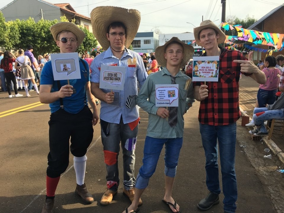 Voluntários de Cunha Porã participam de Gincana Junina da APAE