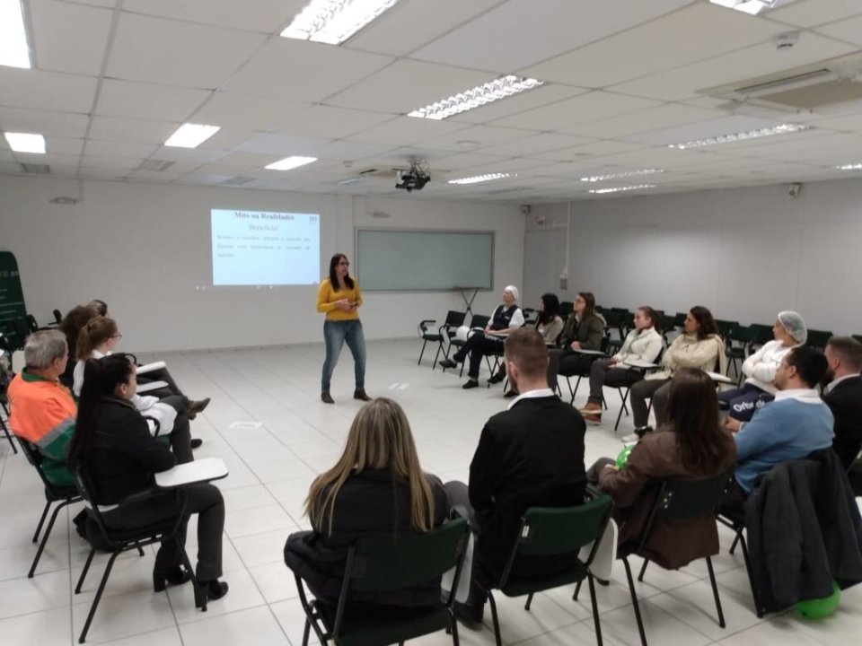 Atitude Agora promove atividade na UNIMED em Chapecó