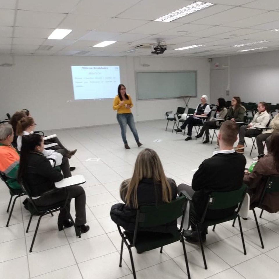 Atitude Agora promove atividade na UNIMED em Chapecó