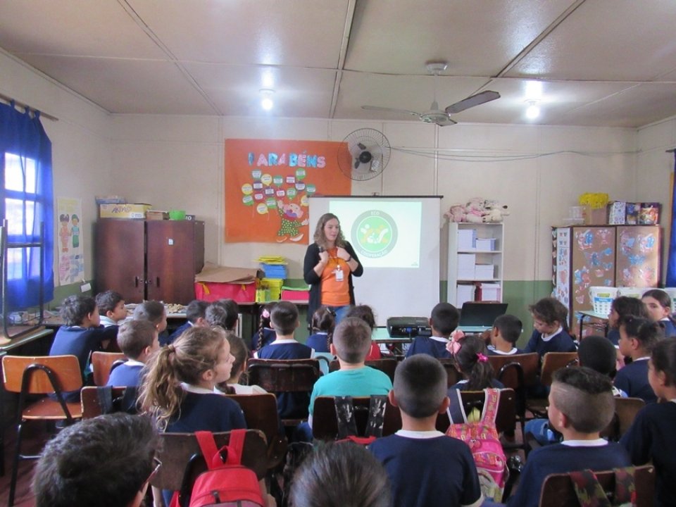Eco Cooperação atende escolas e instituições sociais em Canoas
