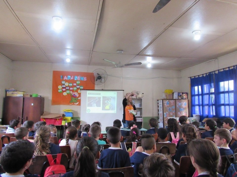 Eco Cooperação atende escolas e instituições sociais em Canoas