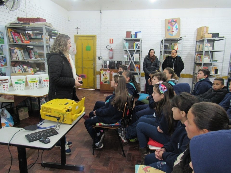 Eco Cooperação atende escolas e instituições sociais em Canoas
