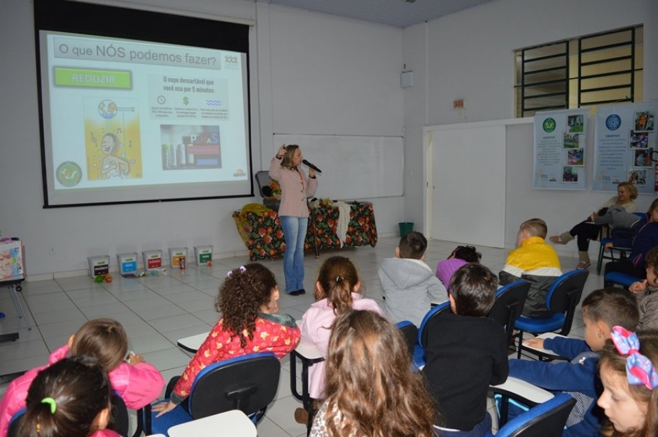 Eco Cooperação atende mais de mil alunos em Chapecó