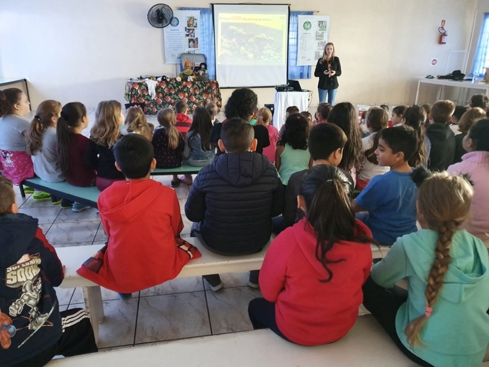 Eco Cooperação atende mais de mil alunos em Chapecó