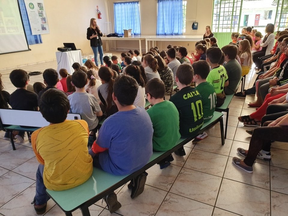Eco Cooperação atende mais de mil alunos em Chapecó