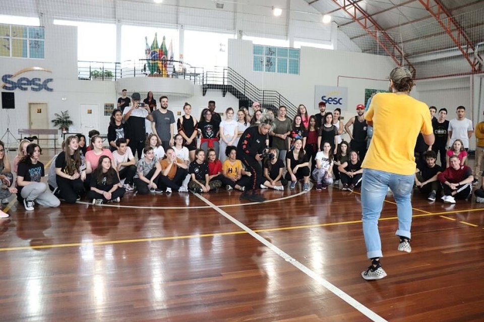 Professores do programa Vozes do Corpo participam de Dança+ Erechim