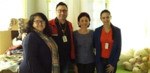 Voluntários do Amigo Energia de Mandaguari realizam campanha do agasalho