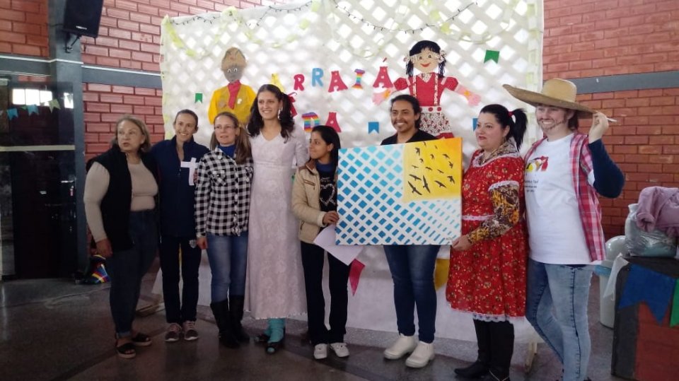 Voluntários de Joaçaba participam de festa julina na APAE de Irani/SC