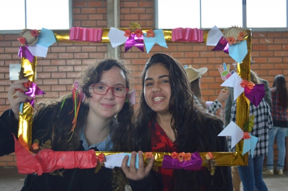 Programa Vozes do Corpo realiza Festa Julina para alunos