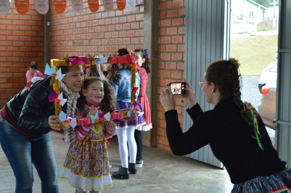 Programa Vozes do Corpo realiza Festa Julina para alunos