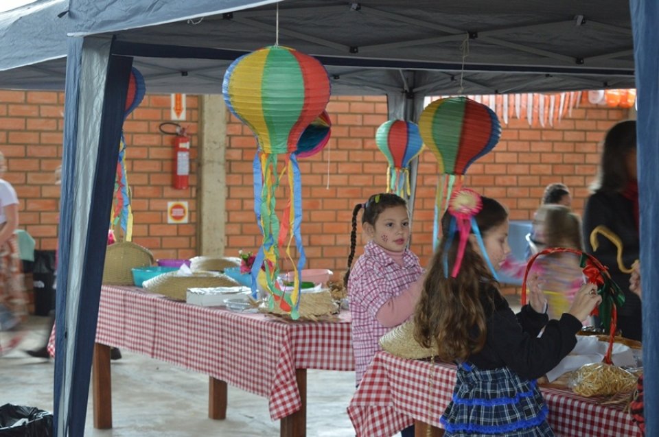 Programa Vozes do Corpo realiza Festa Julina para alunos