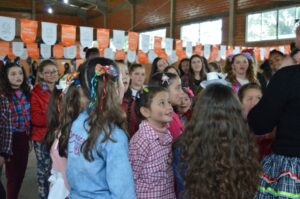 Programa Vozes do Corpo realiza Festa Julina para alunos