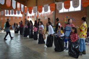 Programa Vozes do Corpo realiza Festa Julina para alunos