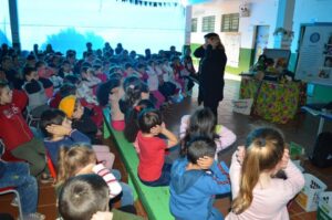 Contação de Histórias encanta alunos e professores na E.B.M. Olimpio Corrêa Figueiró