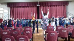 Multiplicadores do programa Roda de Leitura realizam atividade no Colégio Jesus Maria José