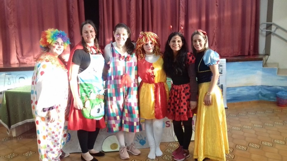 Multiplicadores do programa Roda de Leitura realizam atividade no Colégio Jesus Maria José