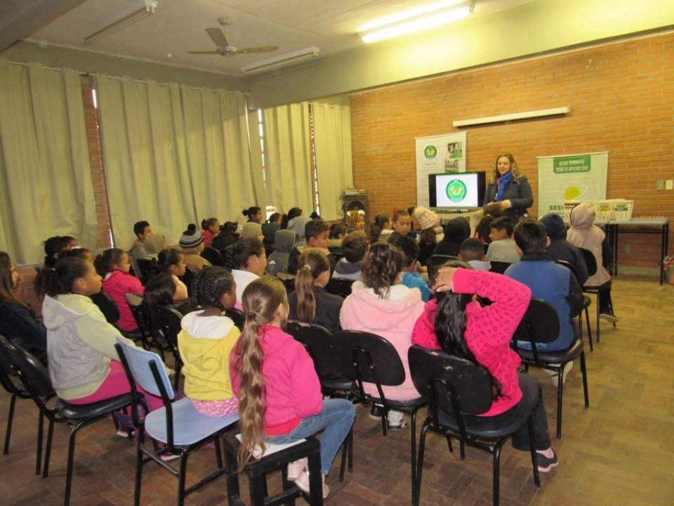 Eco Cooperação realiza ações em escolas e associações na região metropolitana de Porto Alegre