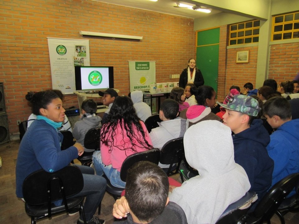 Eco Cooperação realiza ações em escolas e associações na região metropolitana de Porto Alegre