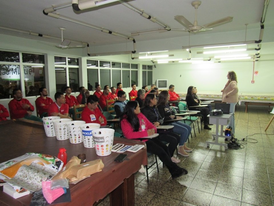 Eco Cooperação realiza sensibilizações em instituições públicas e privadas