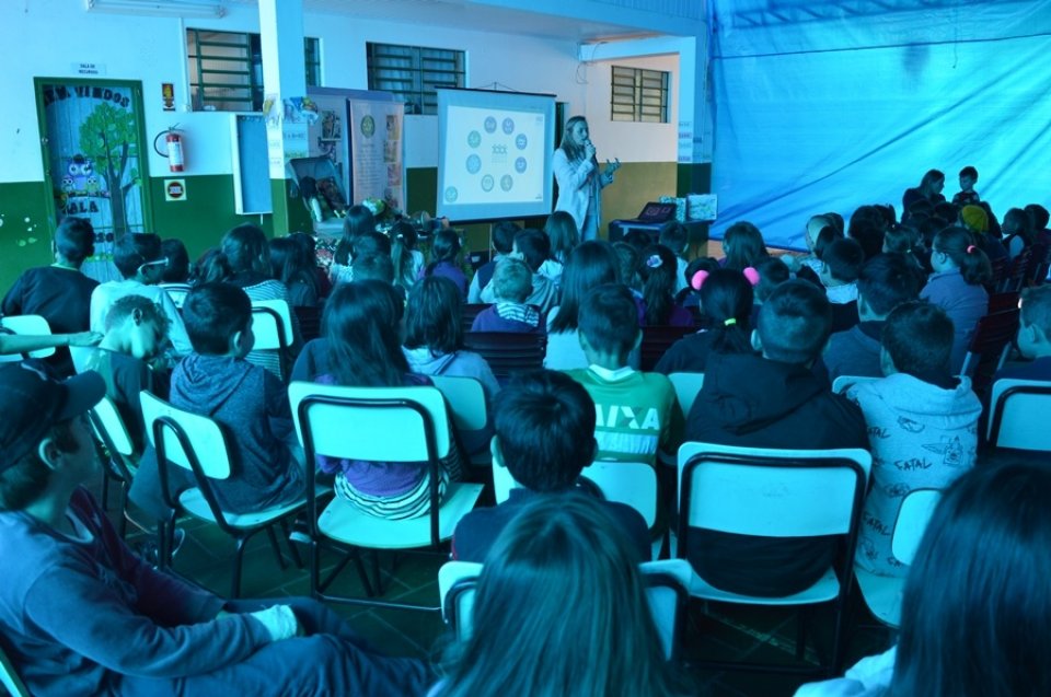 Eco Cooperação atende escolas em Chapecó/SC