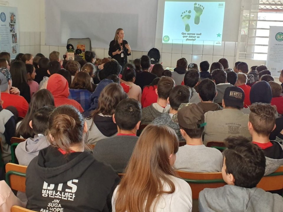 Escola Augusto Colatto de Xanxerê/SC recebe o programa Eco Cooperação