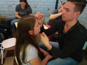 Contação de Histórias encanta pais e alunos no Dia da Família na Escola