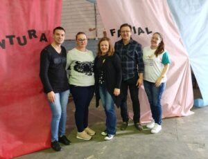 Contação de Histórias encanta pais e alunos no Dia da Família na Escola