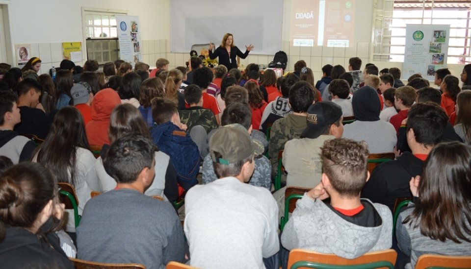 Roda de Leitura encanta alunos na E.E.F. Augusto Colatto em Xanxerê/SC