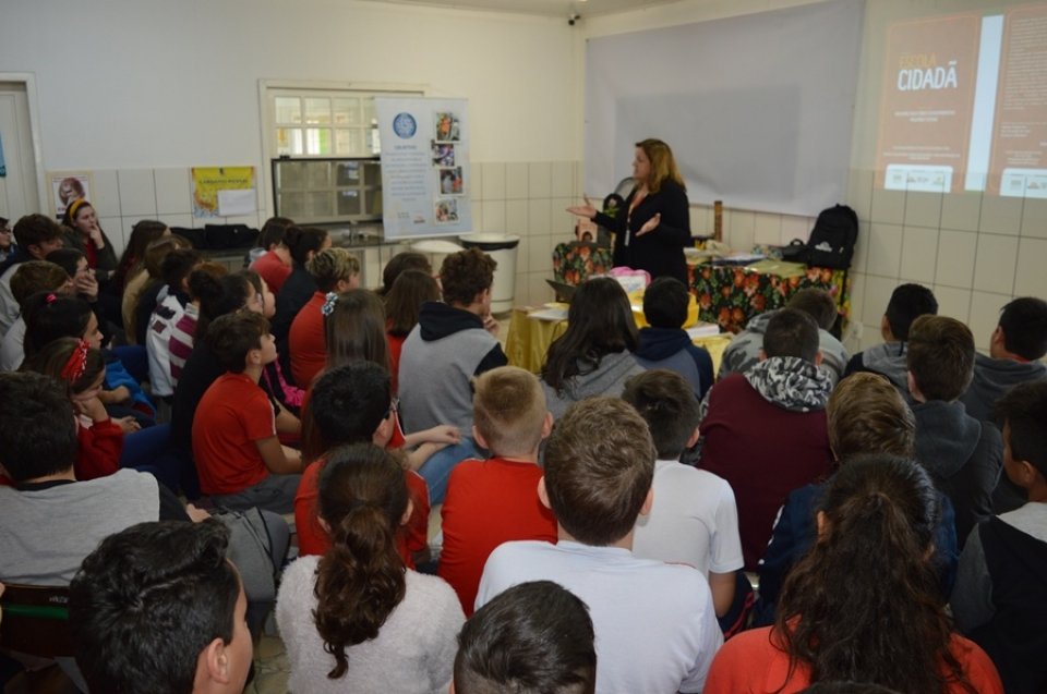 Roda de Leitura encanta alunos na E.E.F. Augusto Colatto em Xanxerê/SC