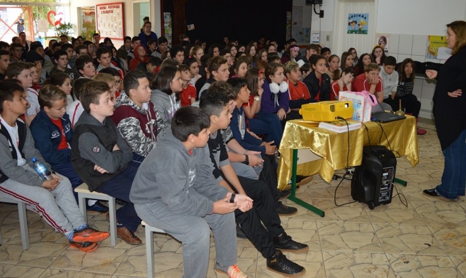 Roda de Leitura encanta alunos na E.E.F. Augusto Colatto em Xanxerê/SC