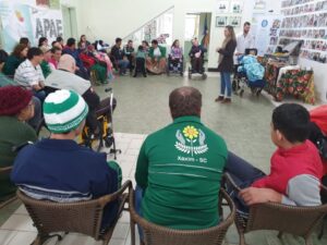 Eco Cooperação atende APAE de Xaxim e escolas em São Miguel do Oeste