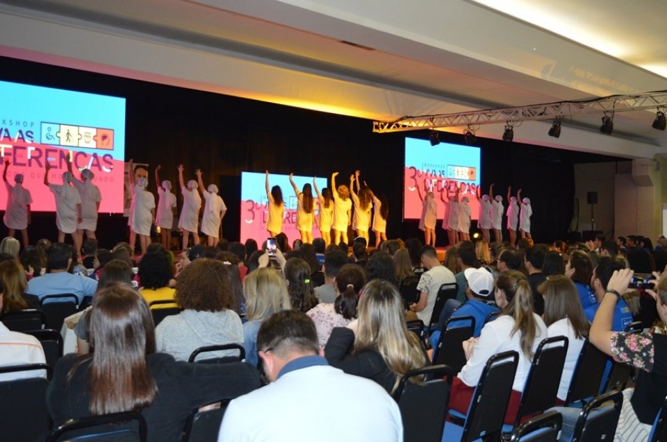 Programa Vozes do Corpo apresenta a coreografia Existência no 3º Workshop Viva as Diferenças