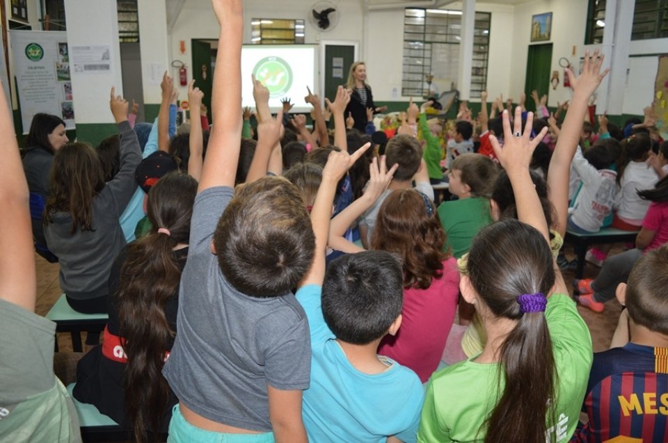 Escolas de Chapecó recebem o programa Eco Cooperação