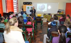 Escolas de Chapecó recebem o programa Eco Cooperação