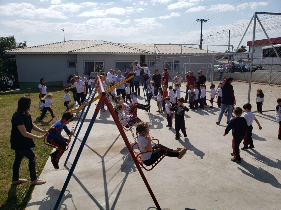 Voluntários de Sarandi/RS realizam revitalização de praça