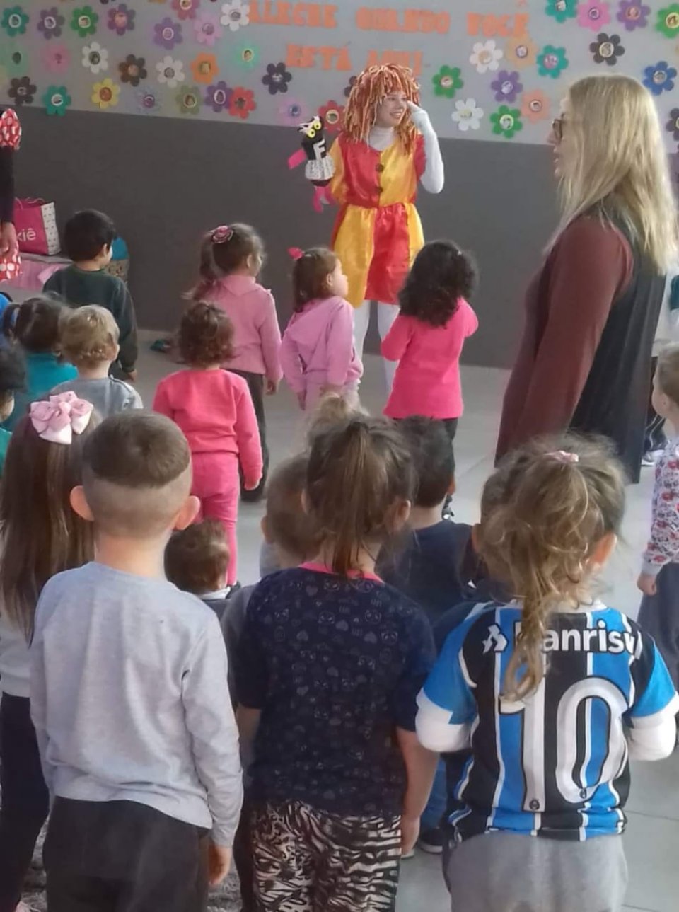 Multiplicadores do Roda de Leitura realizam atividade na Creche Mundo Mágico