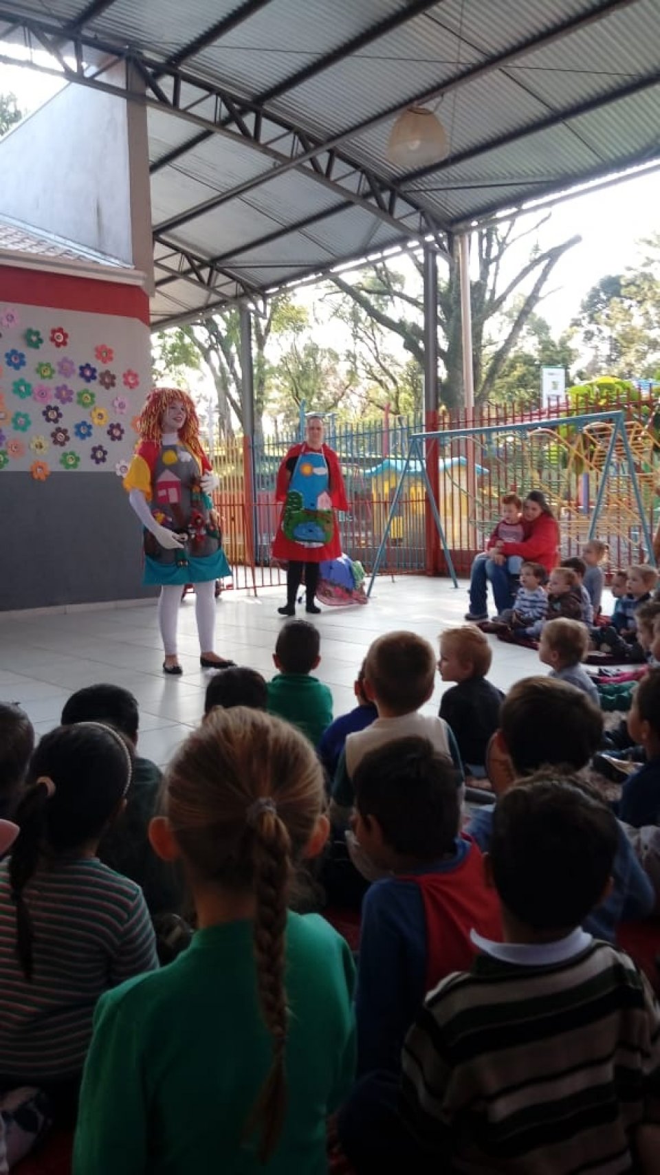 Multiplicadores do Roda de Leitura realizam atividade na Creche Mundo Mágico