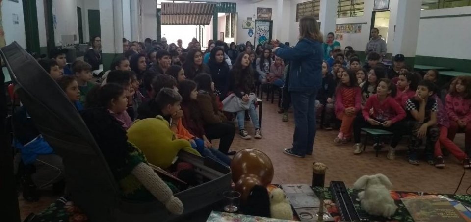 Roda de Leitura atende escolas de Chapecó