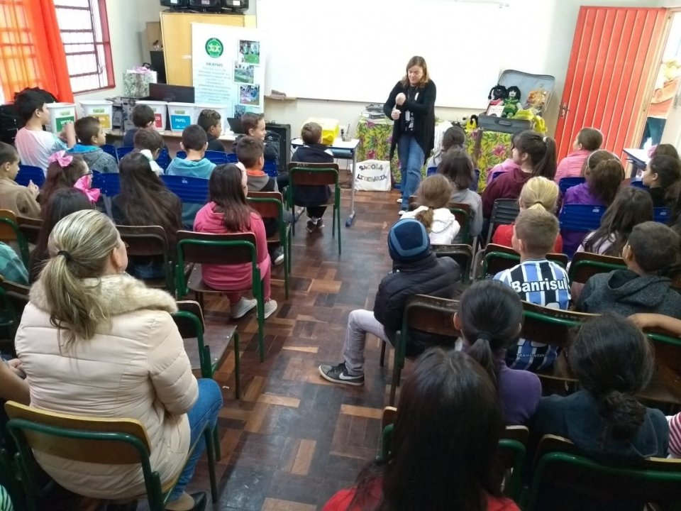 Roda de Leitura atende escolas de Chapecó