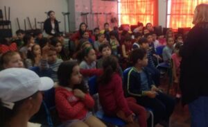 Roda de Leitura atende escolas de Chapecó